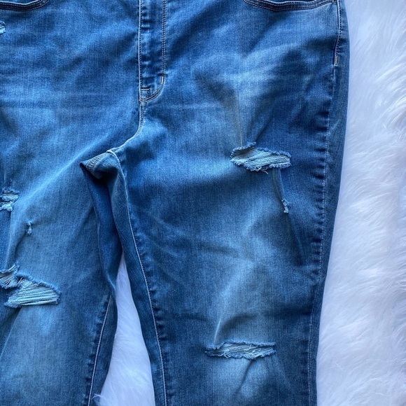 Maurices Jeans‎ Womens 24W REG High-Rise Blue Denim Distressed - Picture 4 of 8